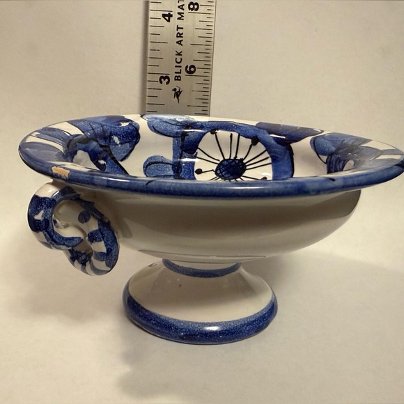Vintage Signed Studio Art~Charming Blue and White Pedestal Bowl or Trinket Dish - Picture 12 of 13